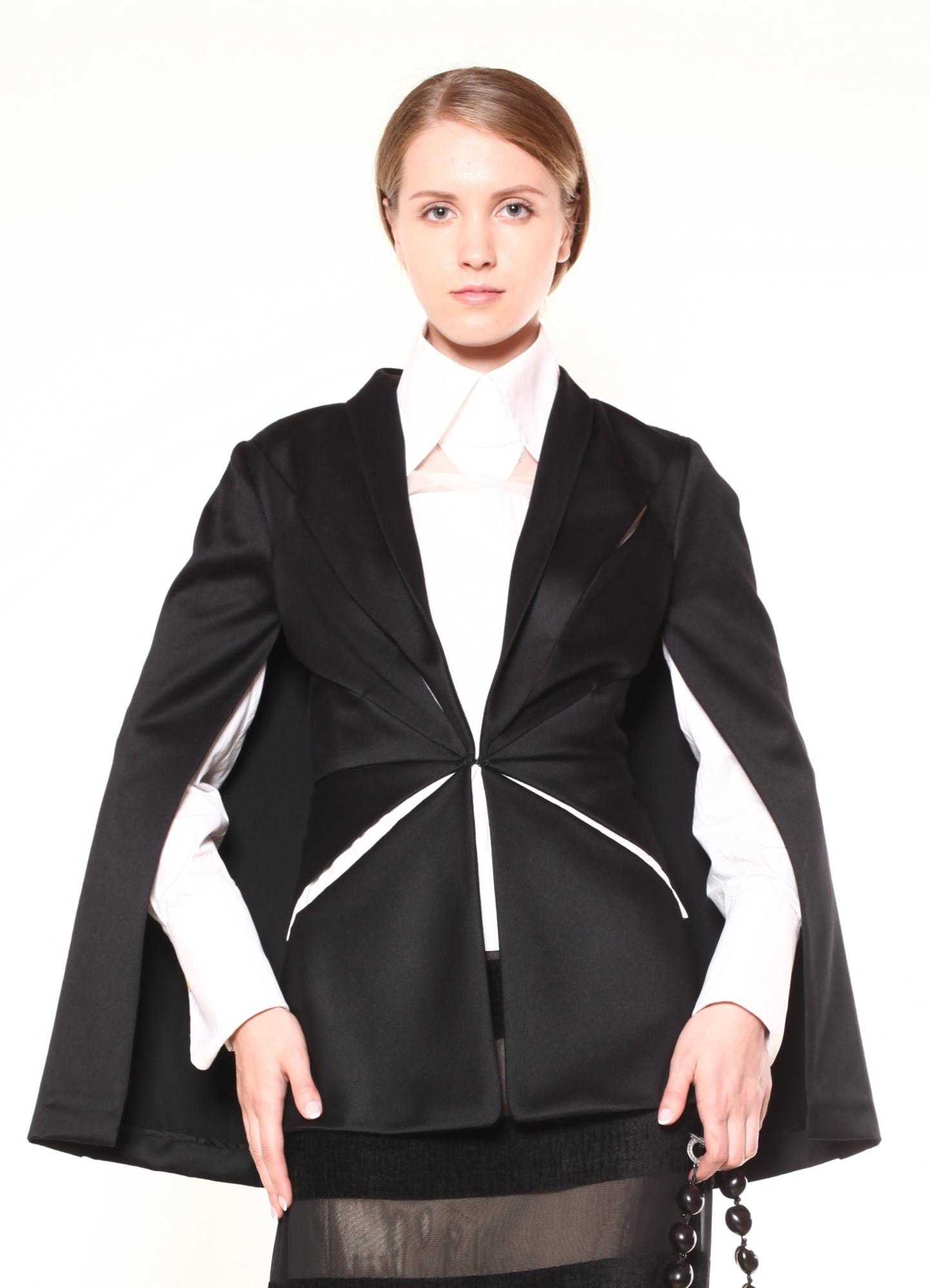 Погоня за 90-ми и бунтарский дух: дизайнеры рассказали об актуальных трендах нового сезона